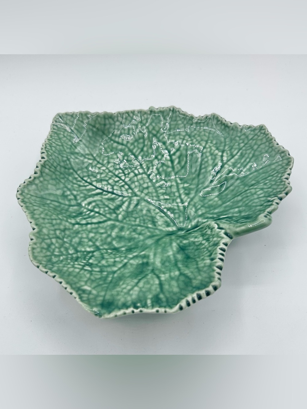 Bordallo Pinheiro Green Ceramic Leaf Dish Jay Willfred Andrea by Sadek 7.5"